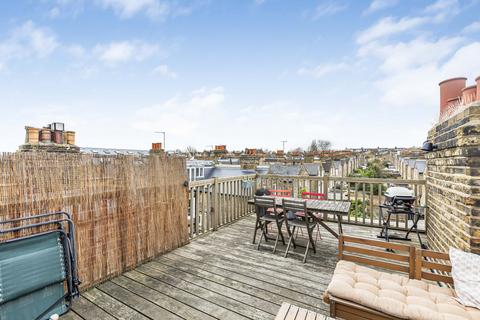 2 bedroom flat for sale, Northcote Road, London, SW11