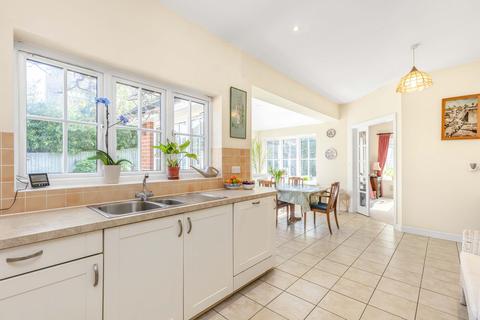 3 Goddard Close, Guildford, GU2 9AG