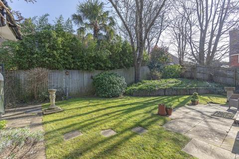3 Goddard Close, Guildford, GU2 9AG