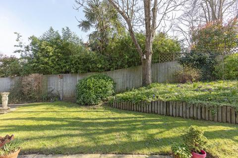 3 Goddard Close, Guildford, GU2 9AG