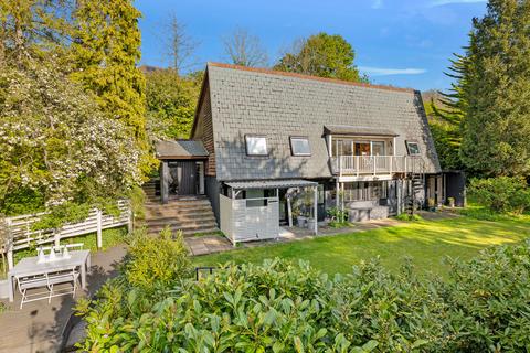 153 Harestone Valley Road, Caterham, CR3 6HT