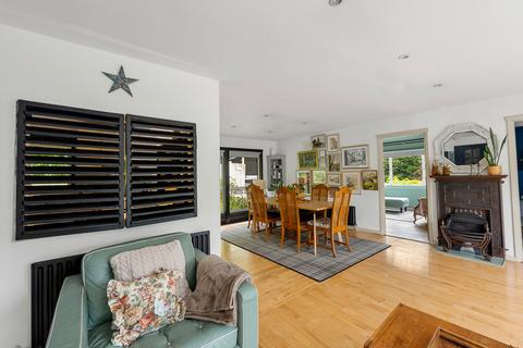 153 Harestone Valley Road, Caterham, CR3 6HT