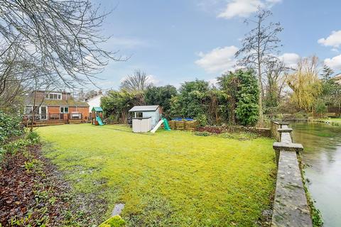1 Kingfisher Close, Whitchurch, RG28 7LL