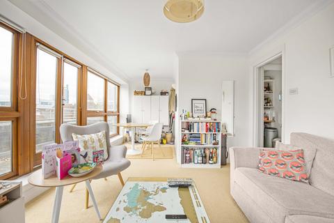 1 bedroom flat for sale, Almanac House, East Hill, London, SW18