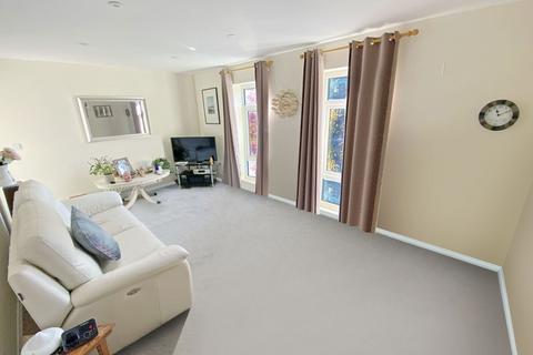 2 bedroom flat for sale, Bell Mews, Whitchurch, Hampshire, RG28 7BG