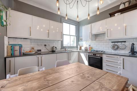 198b Brooke Road, London, E5 8AP