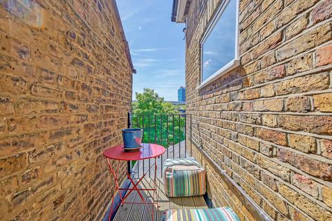 198b Brooke Road, London, E5 8AP