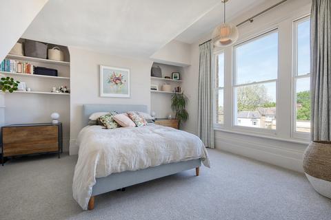 198b Brooke Road, London, E5 8AP