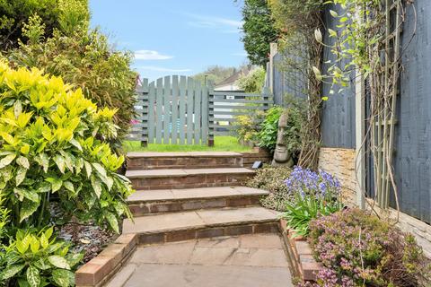 47 Whitefield Avenue, Purley, CR8 4BP