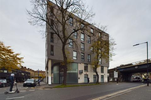 1 bedroom apartment for sale, Triangle Road, London, E8