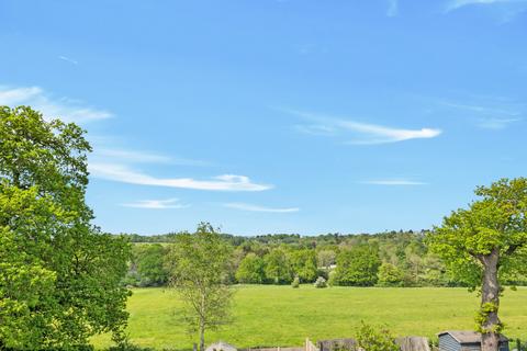 4 bedroom detached house for sale, Thepps Close, South Nutfield, RH1