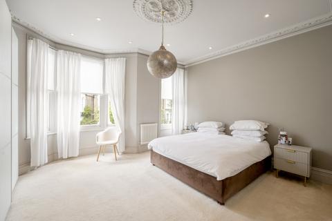 18 Courthope Road, London, NW3 2LB