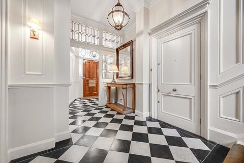 Flat 5, 4 Egerton Place, London, SW3 2EF