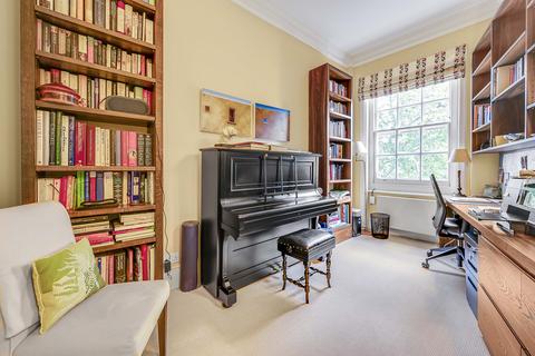 Flat 5, 4 Egerton Place, London, SW3 2EF