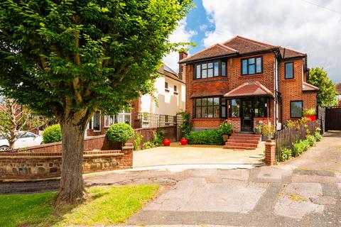 3 bedroom detached house for sale, Starling Close, Buckhurst Hill, IG9