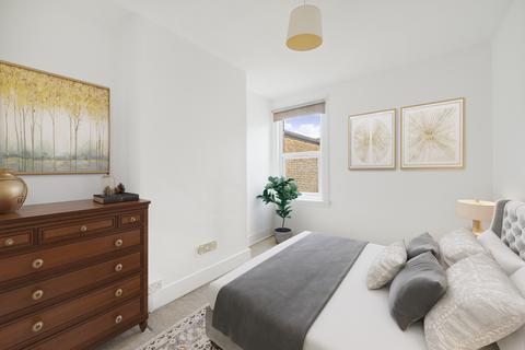 2 bedroom flat for sale, Shirley Gardens, Hanwell, West Ealing, London, W7