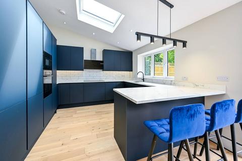 6 Meadow Hill, New Malden, KT3 5RQ