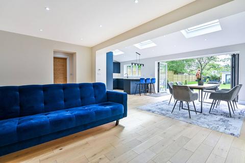 6 Meadow Hill, New Malden, KT3 5RQ