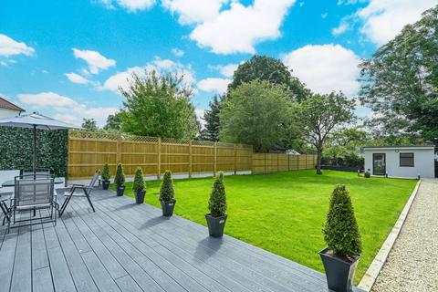 6 Meadow Hill, New Malden, KT3 5RQ