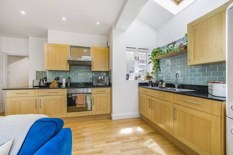 2 bedroom flat for sale, Church Lane, Tooting, London, SW17
