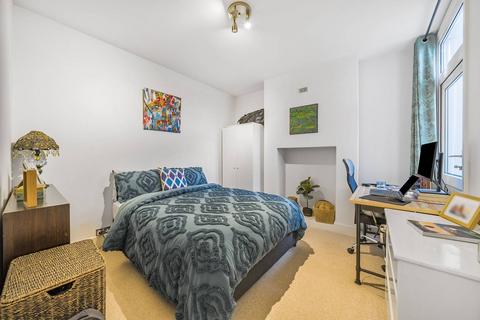 2 bedroom flat for sale, Church Lane, Tooting, London, SW17