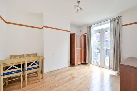 3 bedroom terraced house to rent, Oxford Avenue, Wimbledon, London, SW20