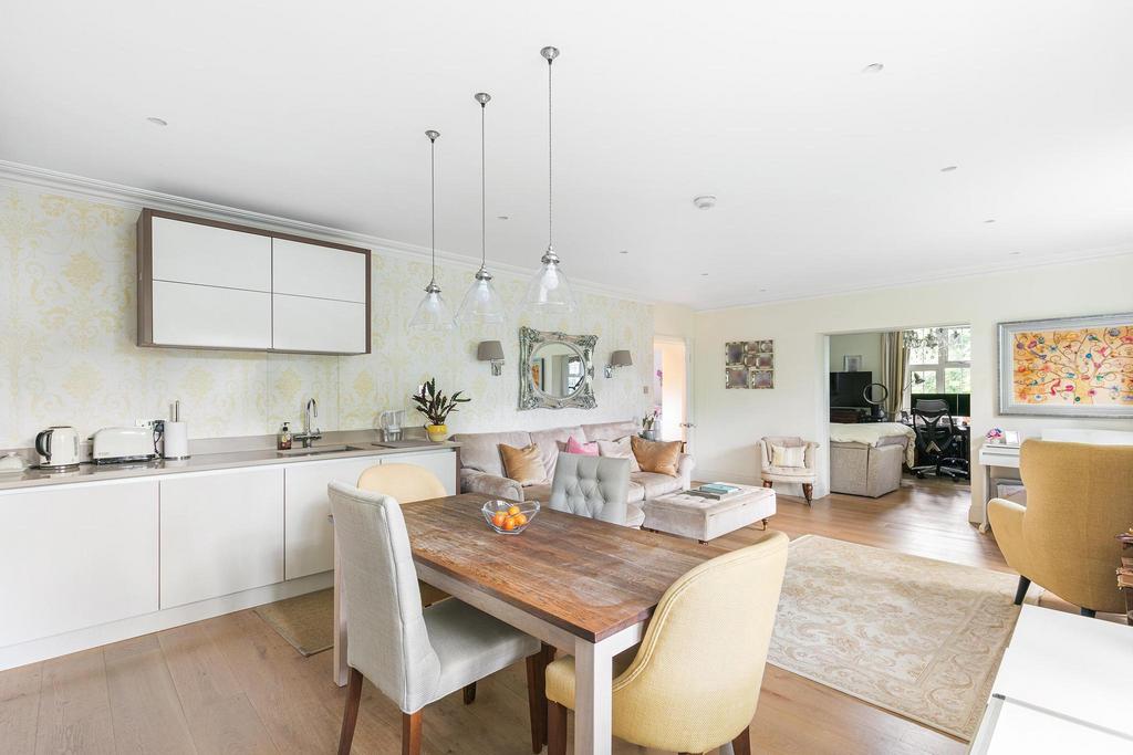 Dining Area   Kitchen