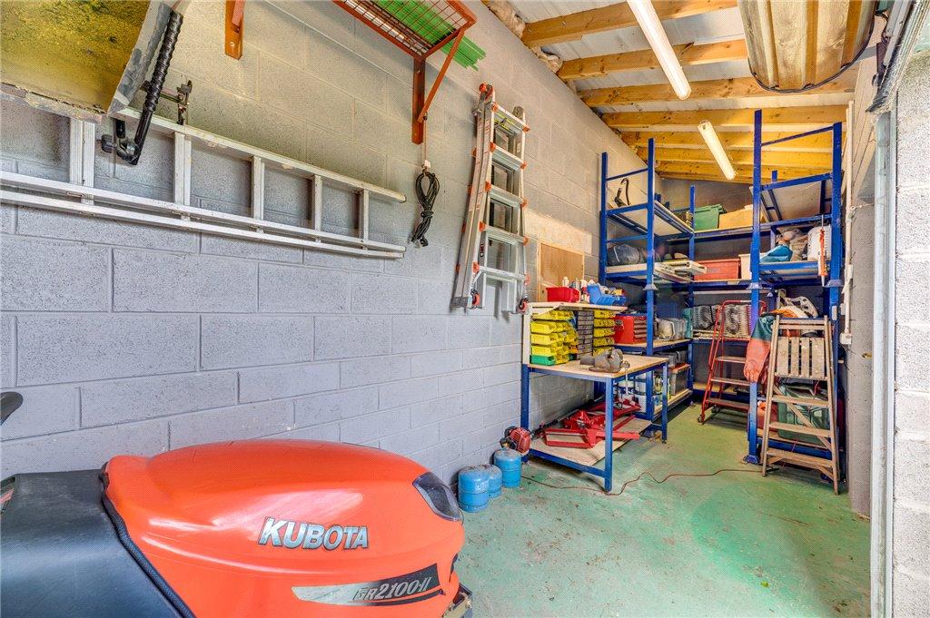 Garage/Workshop