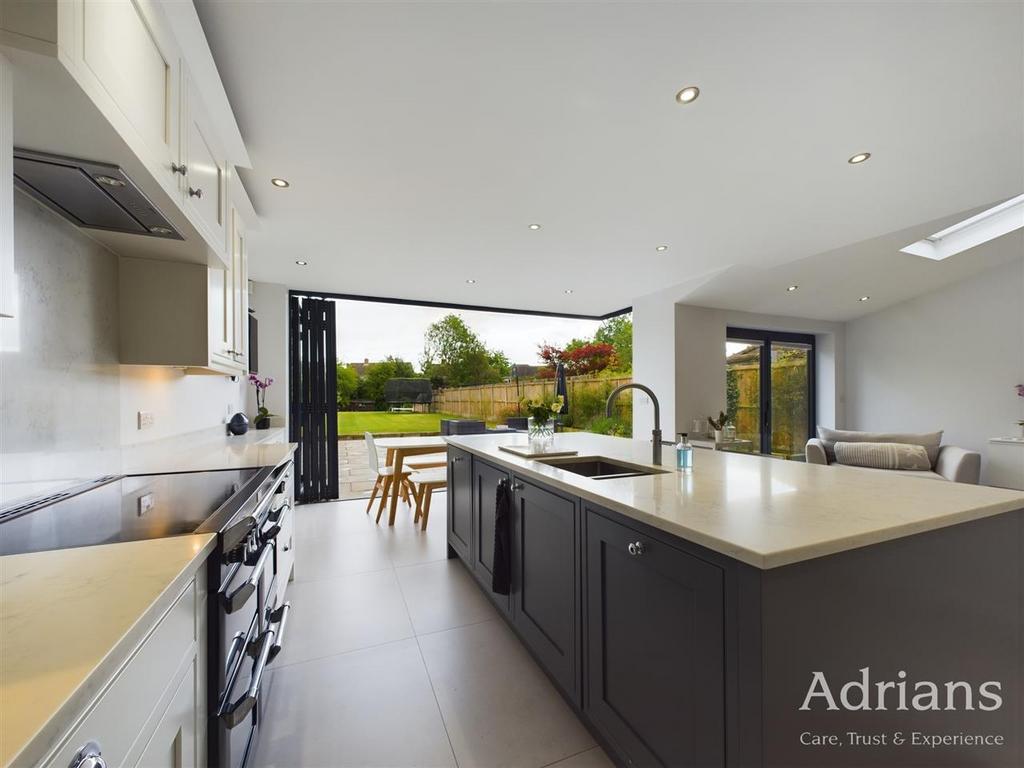 Kitchen / dining /