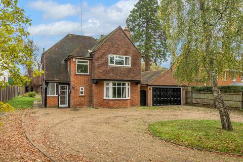 4 bedroom detached house to rent, Windsor,  Berkshire,  SL4