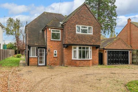 4 bedroom detached house to rent, Windsor,  Berkshire,  SL4