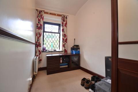 20 Burnwells, Bradford, BD10 0SD