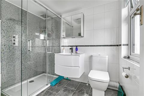 8 Vincam Close, Twickenham, TW2 7AB