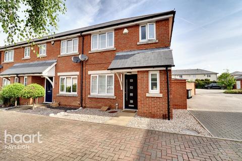 3 bedroom end of terrace house for sale, Salisbury Close, Rayleigh