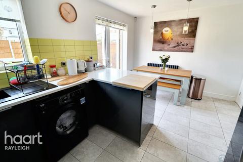 3 bedroom end of terrace house for sale, Salisbury Close, Rayleigh