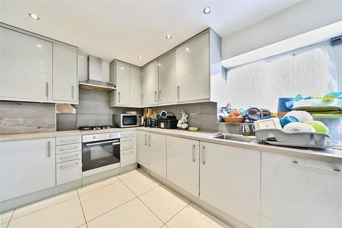 4 bedroom end of terrace house for sale, Dorothy Evans Close, Bexleyheath, Kent