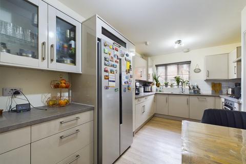 52 Manu Marble Way, Gloucester, GL1 5QZ