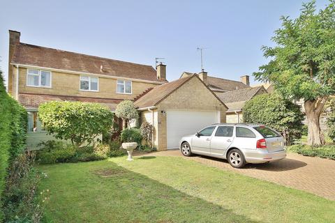 31 Manor Crescent, Standlake, Witney, OX29 7RX