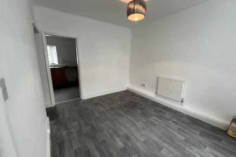 3 bedroom end of terrace house to rent, Thornton Street, Middlesbrough, North Yorkshire, TS3 6PL