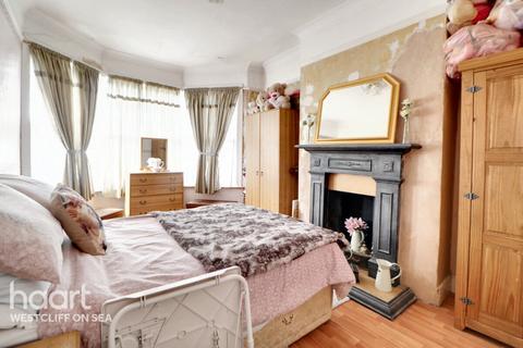 3 bedroom terraced house for sale, Westborough Road, Westcliff-On-Sea