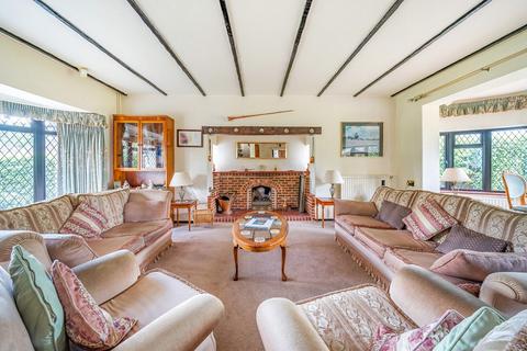 14 Beech Grove, Epsom, KT18 5UG