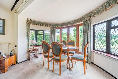 14 Beech Grove, Epsom, KT18 5UG