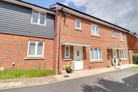 3 bedroom terraced house for sale, ST PETERS CLOSE, WATERLOOVILLE