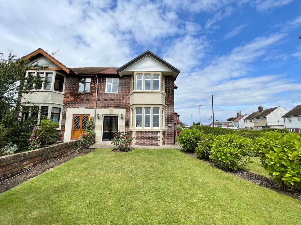 Blackpool Road, Bispham FY2 3 bed semidetached house for sale £260,000
