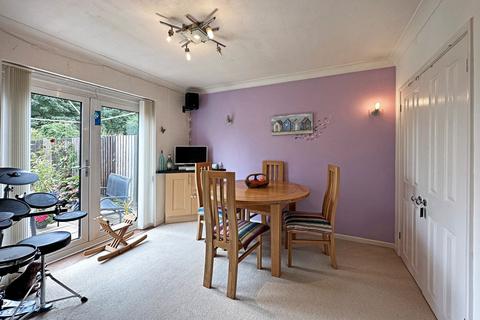 3 bedroom semi-detached house for sale, Lugtrout Lane, Solihull, B91