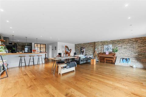 2 bedroom apartment to rent, Wapping High Street, London, E1W
