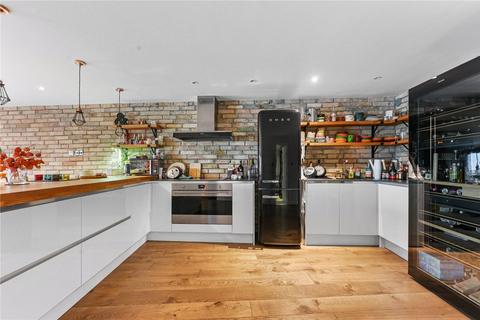 2 bedroom apartment to rent, Wapping High Street, London, E1W