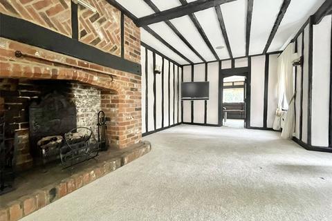 4 bedroom detached house to rent, Cattlegate Road, Crews Hill, Enfield, Middlesex, EN2