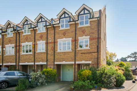 4 bedroom townhouse for sale, Yorke Gate, Nascot Wood, Watford WD17 4NQ