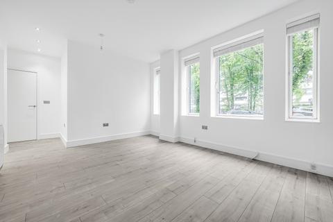 2 bedroom apartment to rent, River Front Enfield EN1